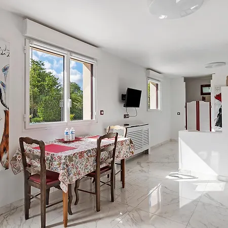 Tatil Evi Bord De Loire Piscine Jacuzzi *